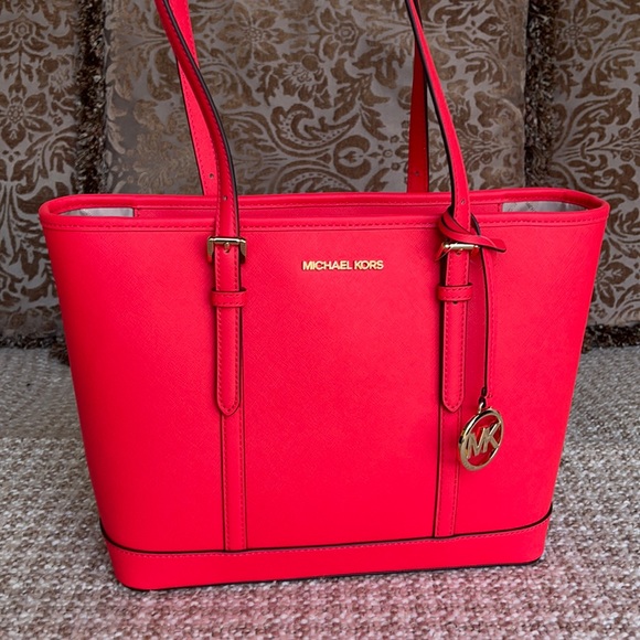 Michael Kors Jet Set Travel Sm Leather Top Zip Shl